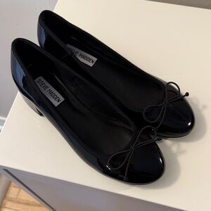 Steve Madden Black Patent Ballet Flats with Bow